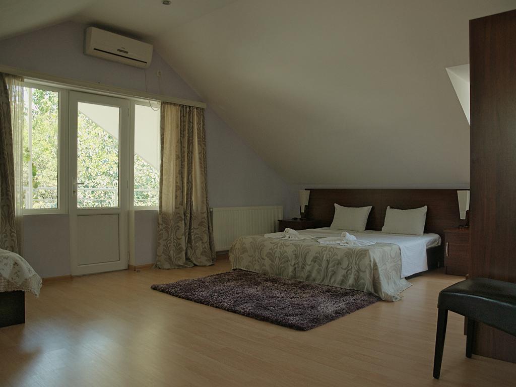 Hotel Tbilisi Garden Zimmer foto
