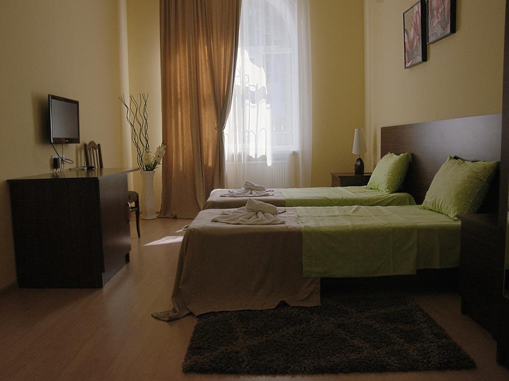 Hotel Tbilisi Garden Zimmer foto