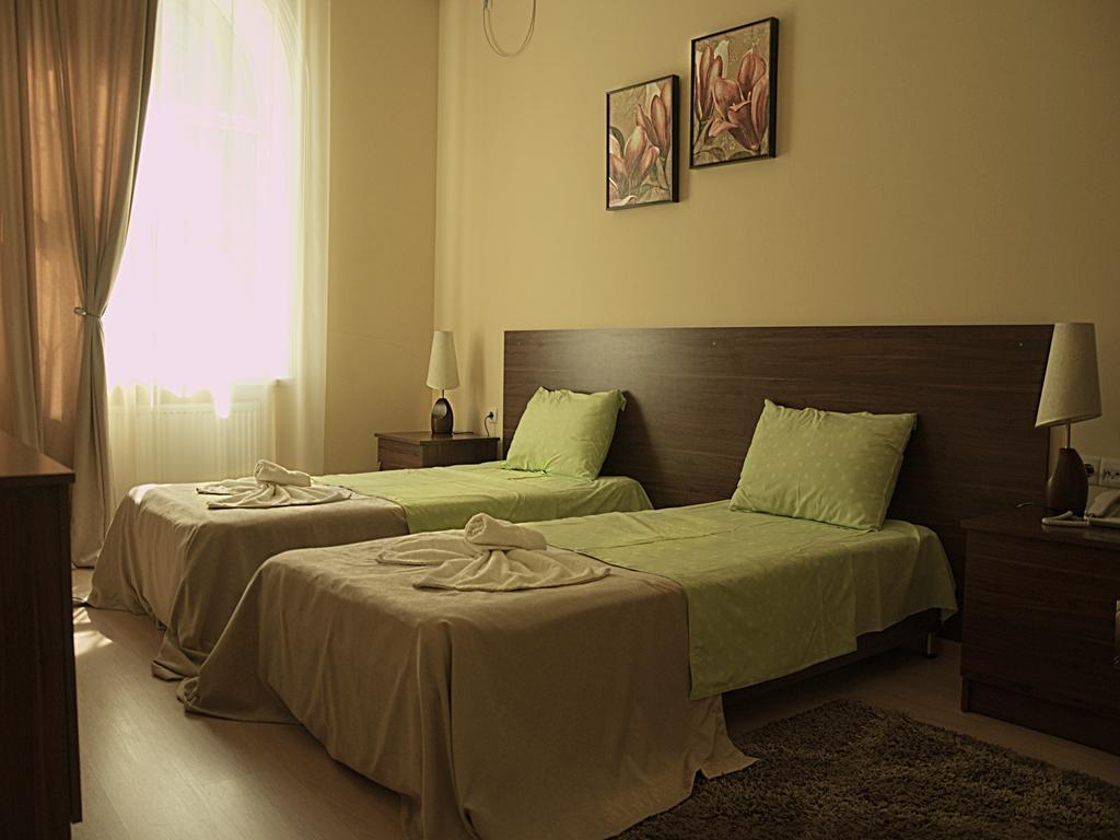 Hotel Tbilisi Garden Zimmer foto