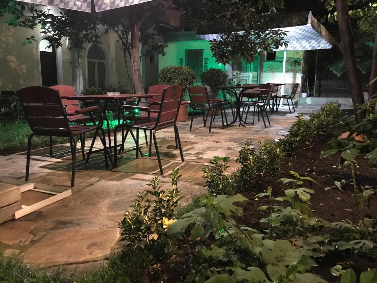 Hotel Tbilisi Garden Exterior foto